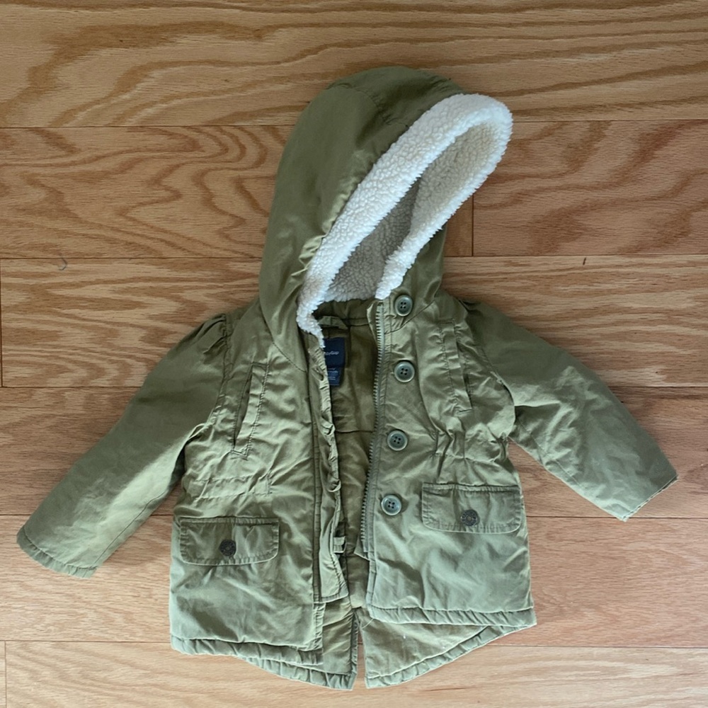 EUC Baby Gap army green park with fur lined hood.